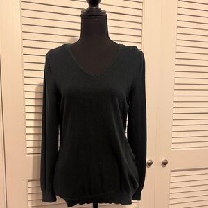 Elegant Black V-Neck Sweater for Women